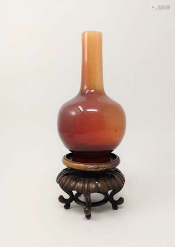 AN IMITATION AMBER STYLE PEKING GLASS VASE