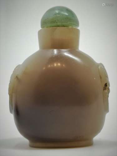 AN ARGATE SNUFF BOTTLE