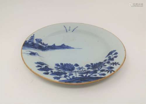 AN EXPORTED BLUE AND WHITE PORCELAIN PLATE (A)