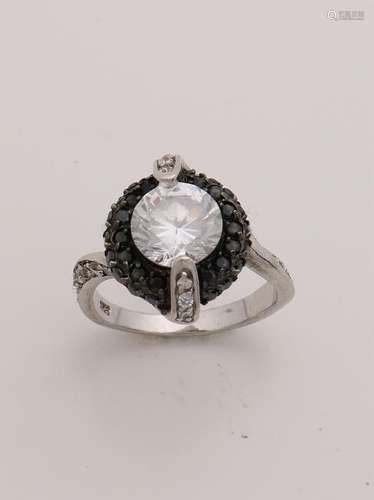 Elegant silver ring, 925/000, with black and white