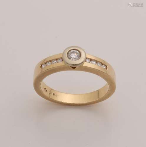 Yellow gold ring, 750/000, with diamond. Ring with a