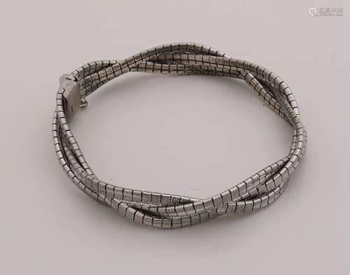 Silver bracelet, 835/000, with 3 worked braided bands.