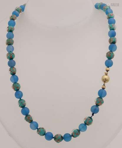 Necklace of murano glass beads and howlite beads, ø 8.5