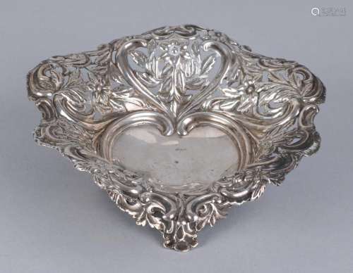Silver bonbon basket, 925/000, heart-shaped contoured,
