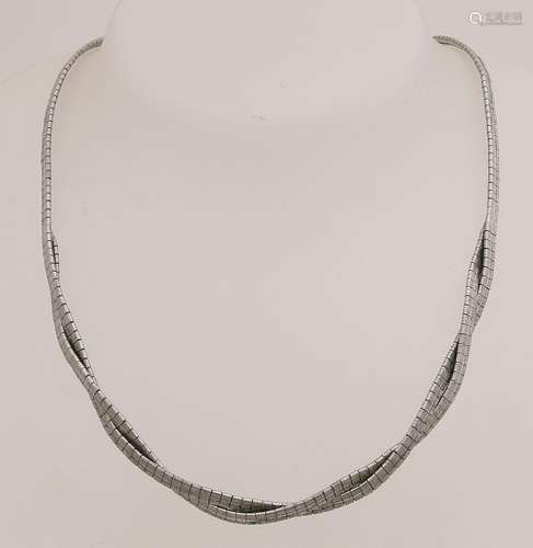 Silver choker, 835/000, partly twisted with a matt