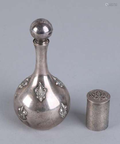 Silver vial with cap, 925/000, decorated with French