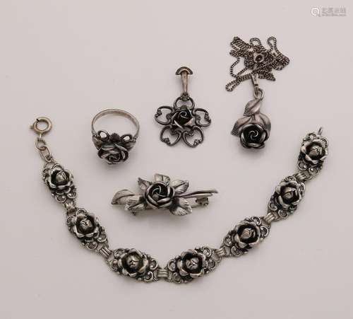 Lot of silver jewelry with roses, 925/000, with a