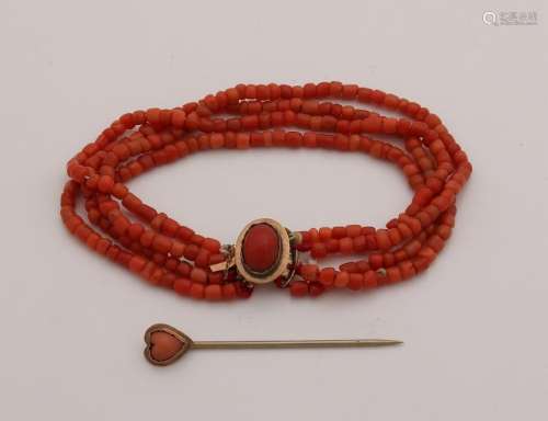 Bracelet with 4 rows of red coral, ø 3.5 mm, with an