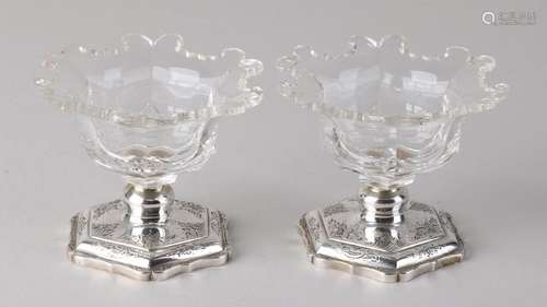 Set special cut crystal salt cellars on an octagonal