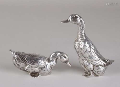 Silver table pieces from a pair of ducks, 925/000.