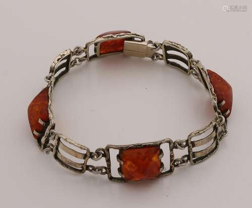 Silver bracelet, 835/000, with amber. Bracelet with 4