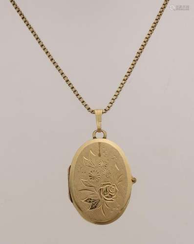 Double medallion with necklace, oval medallion with