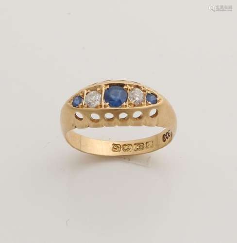 Yellow gold ring, 750/000, with sapphire and diamond.