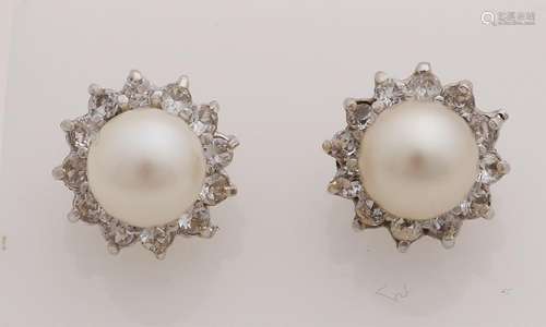 White gold earrings, 585/000, with zirconia and pearl.