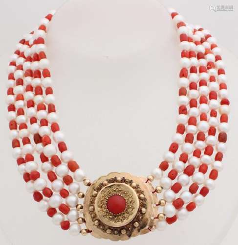Necklace with red coral and pearls on an antique GG