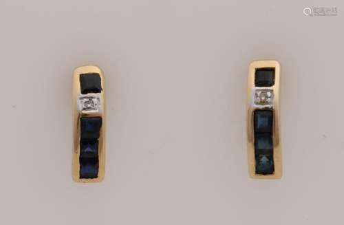 Gold earrings, 585/000, with sapphire and diamond. Rod