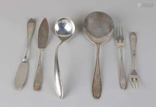 Lot with 6 silver cutlery pieces, 833/000, model Point