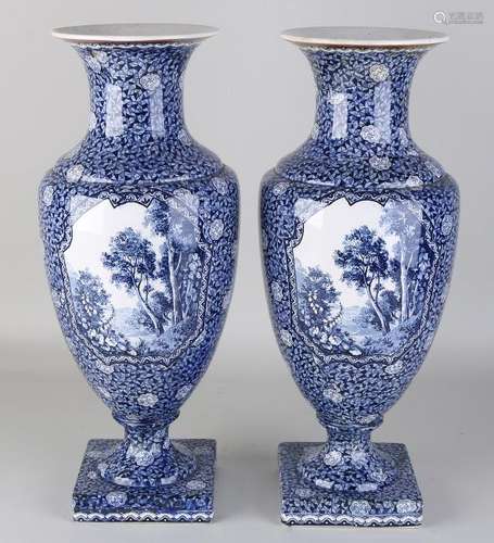 Two large antique Villeroy and Boch, Bonn vases with