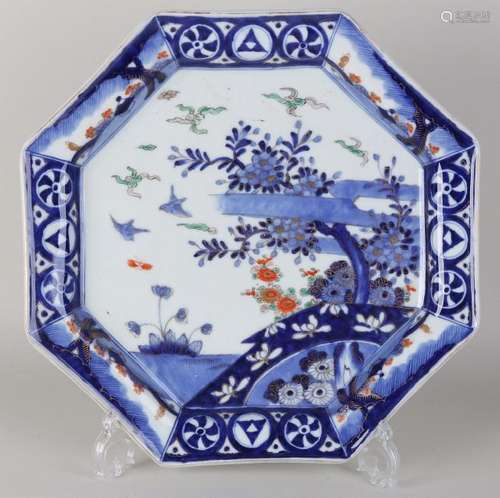 Octagonal 19th century Imari porcelain decorative dish