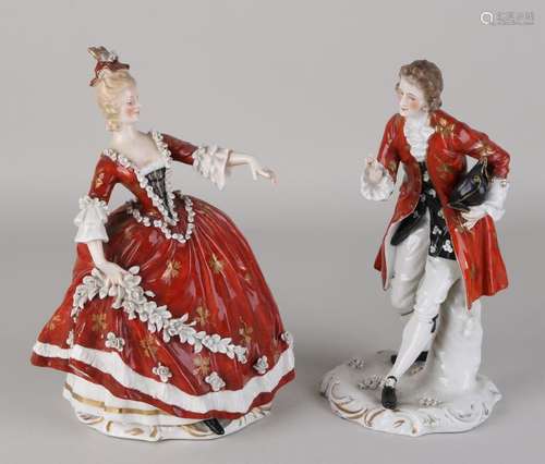 Two Naples porcelain figures. Romantic couple. 20th