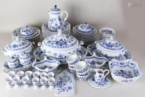 Extensive old German porcelain Hutschenreuther dinner