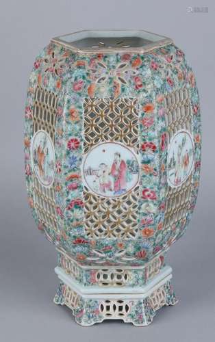 Rare large Chinese porcelain Family Rose openwork