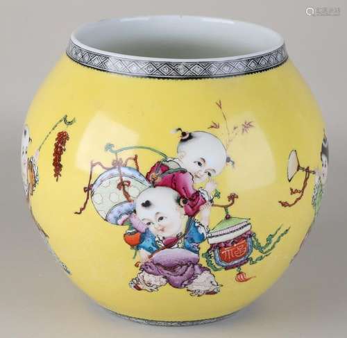 Old Japanese or Chinese porcelain vase with children +