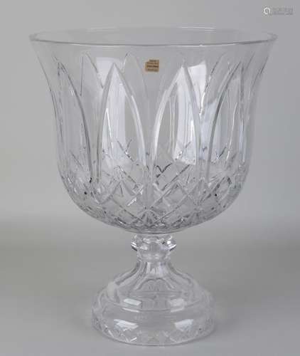 Large crystal glass goblet vase in tulip shape. 21st