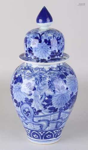 19th century Japanese Imari blue lid pot with floral