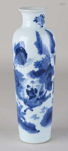 Ancient Chinese porcelain vase with surrounding figures