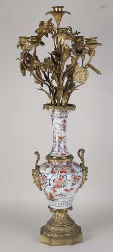 Capital Chinese porcelain candle holder with gilt