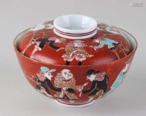 Antique Japanese porcelain rice bowl with lid and