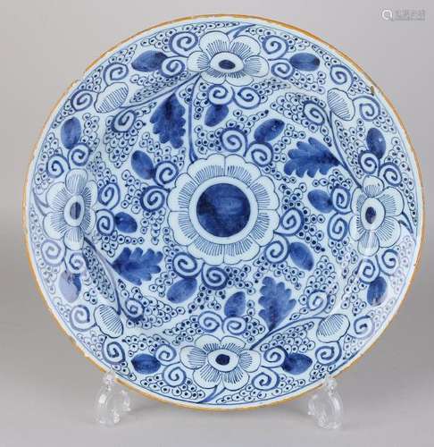 Large 18th century Delft blue Fayence dish with floral