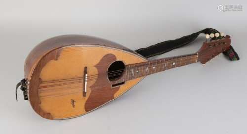 Signed German antique mandolin. Circa 1900. With