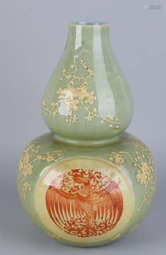 Large antique Chinese porcelain knotted vase with bird