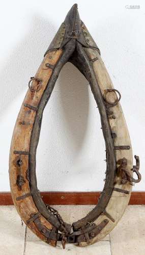 Horsehame. Wood with leather. Circa 1900. In good