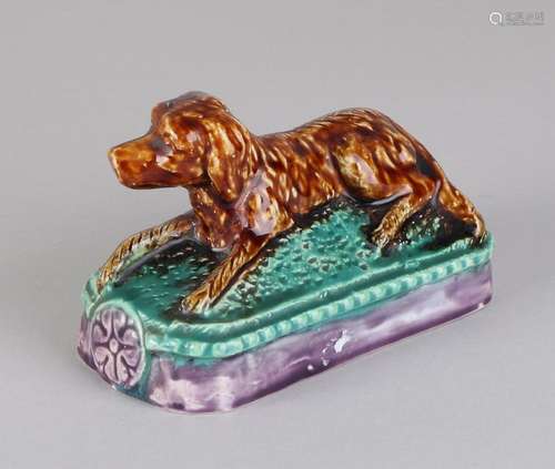 Majolica letter weight. Hunting dog. Circa 1900.