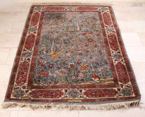 Beautifully hand-knotted Persian carpet. Very nicely