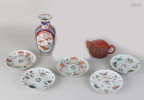 Six times Chinese / Japanese porcelain. 19th - 20th