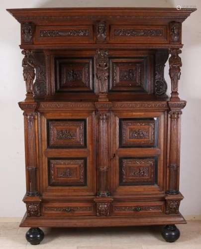 Rare Dutch 17th century oak Renaissance cupboard with