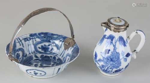 Two times 17th - 18th century Chinese porcelain with