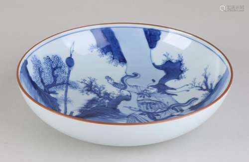 Ancient Chinese porcelain dish with warrior. Size: 4.8