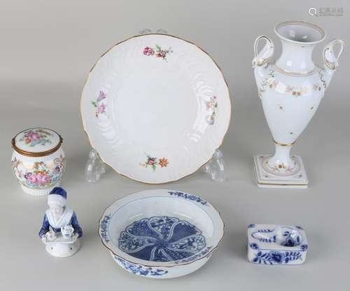 Six times old various porcelain. Consisting of: Kaiser