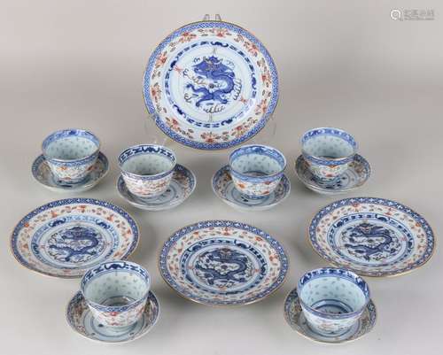 Lot of antique Chinese porcelain cups and saucers with