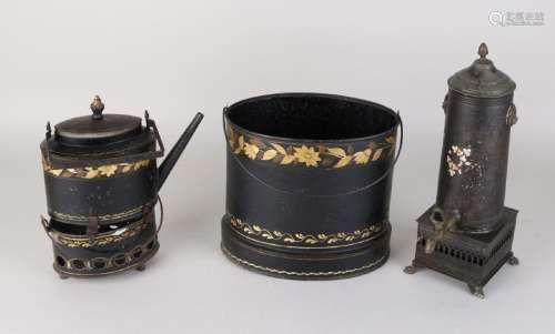 Lot early 19th century handpainted tin. Consisting of: