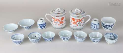 Lot of old / antique Chinese porcelain (13x).