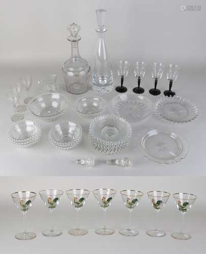 Lot of various old glassware / crystal. Various bowls +