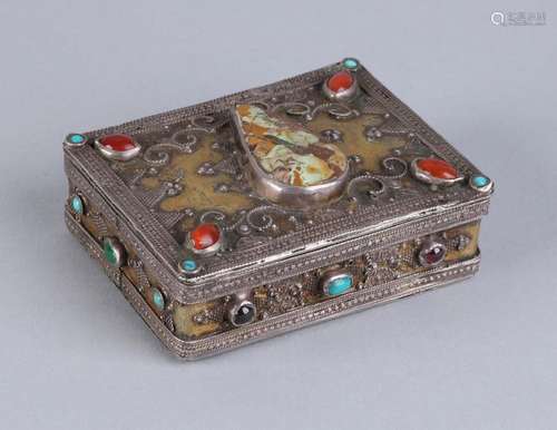 Foreign tobacco box with precious stones. Rectangular