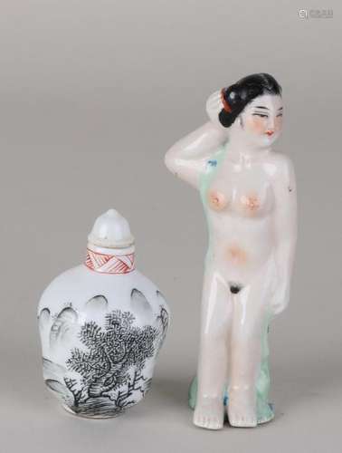 Chinese porcelain twice. 20th century. Consisting of: