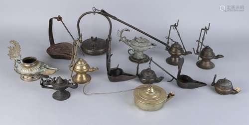 Lot of thirteen old / antique oil lamps, diverse.